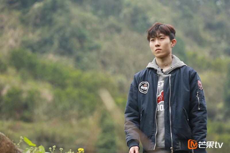 芒果TV《变形计》明日首播 城市少年被农村妹妹“整哭”