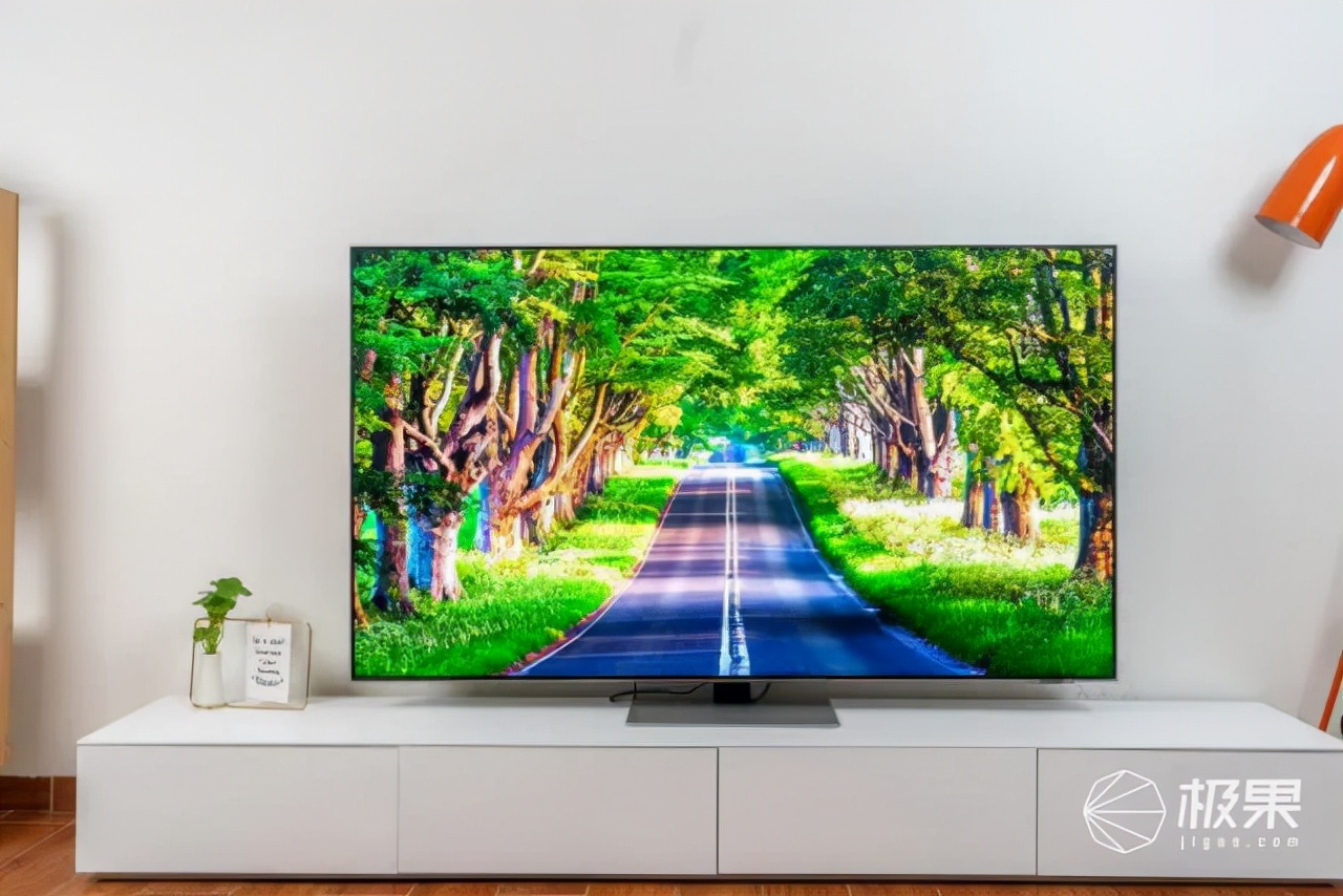 摄影师亲鉴!画质无死角、还能游戏带娃,一屏搞定全家“娱乐”