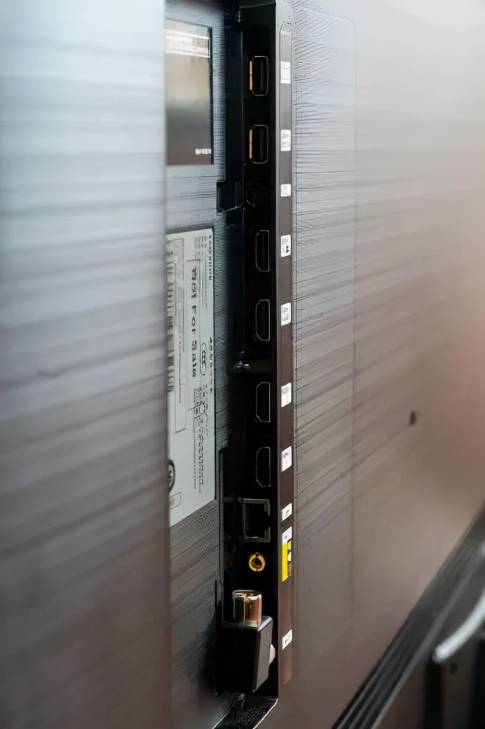 摄影师亲鉴!画质无死角、还能游戏带娃,一屏搞定全家“娱乐”