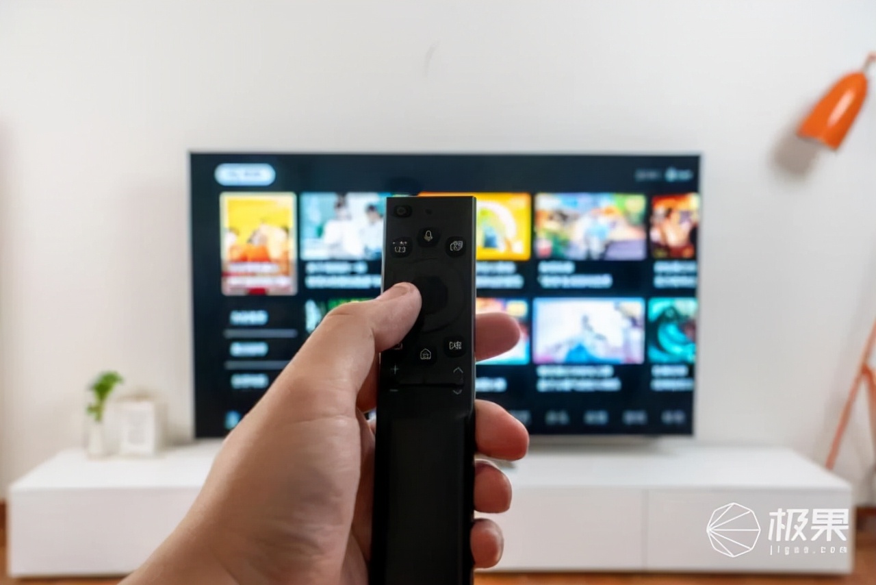 摄影师亲鉴!画质无死角、还能游戏带娃,一屏搞定全家“娱乐”