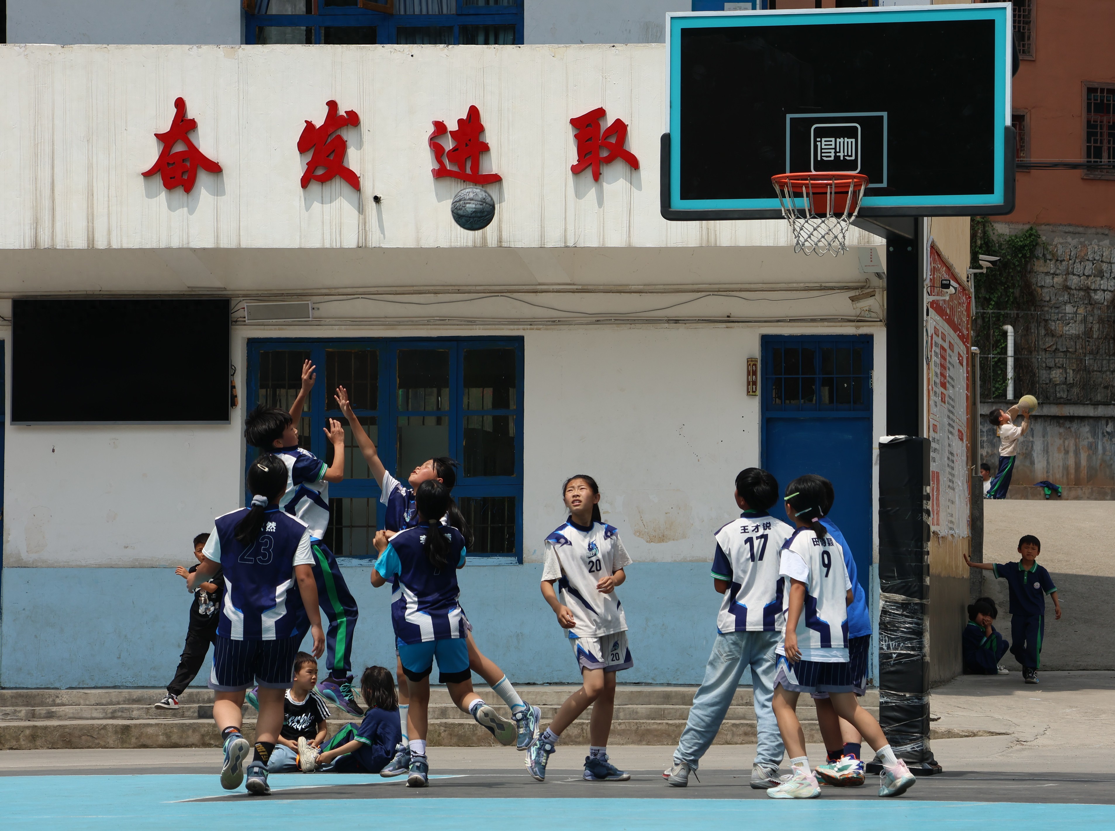 体育为村里娃推开梦想新窗