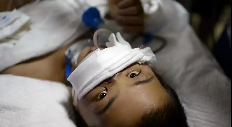 多年前山东男孩被工友开玩笑,用高压泵往体内充气,五脏严重损坏