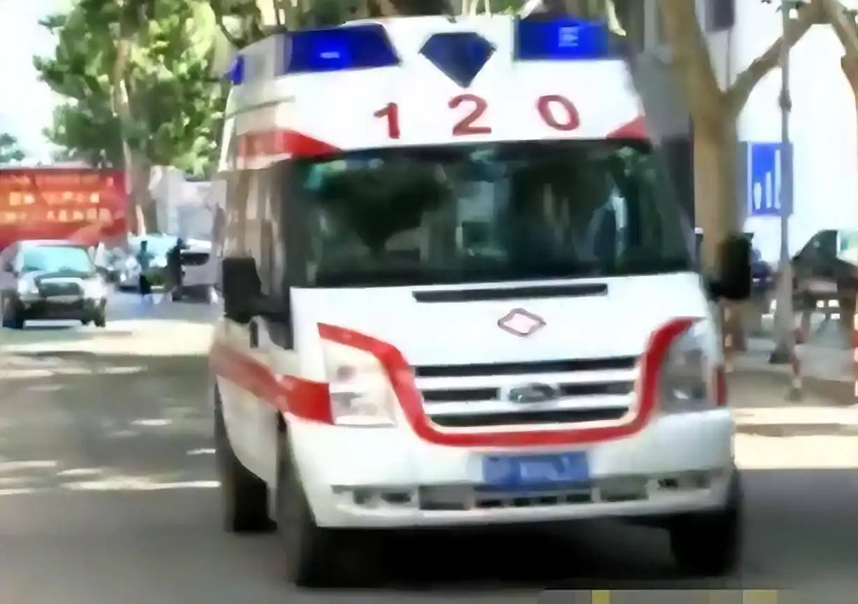 多年前山东男孩被工友开玩笑,用高压泵往体内充气,五脏严重损坏