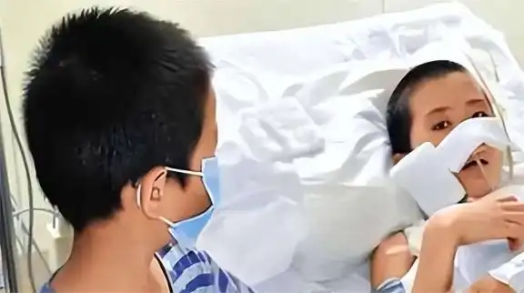 多年前山东男孩被工友开玩笑,用高压泵往体内充气,五脏严重损坏