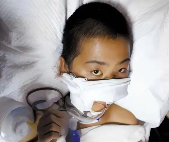 多年前山东男孩被工友开玩笑,用高压泵往体内充气,五脏严重损坏