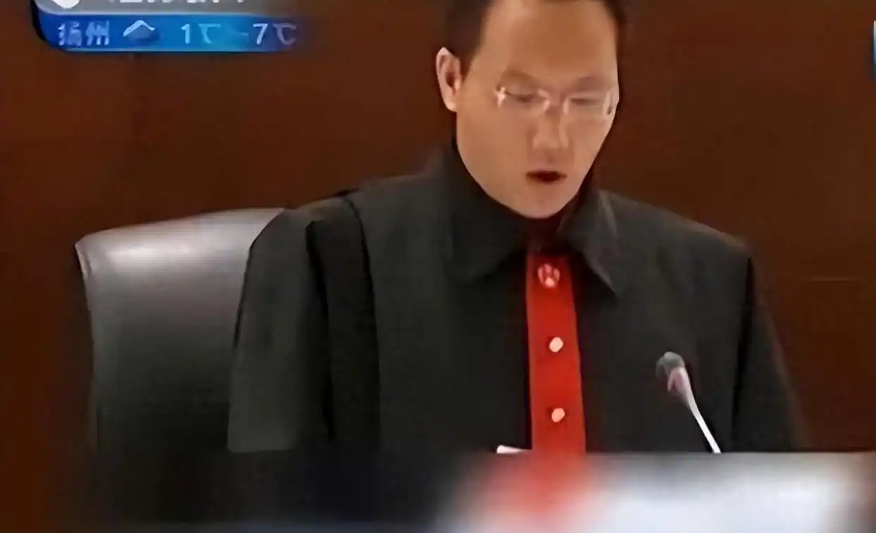 法官王浩与“彭宇扶人案”:正义与良知的较量