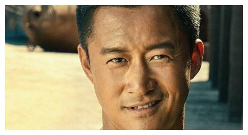 他才是《战狼》中真正的特种兵，1.5米身高，连吴京都退让三分