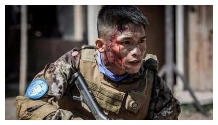 他才是《战狼》中真正的特种兵，1.5米身高，连吴京都退让三分