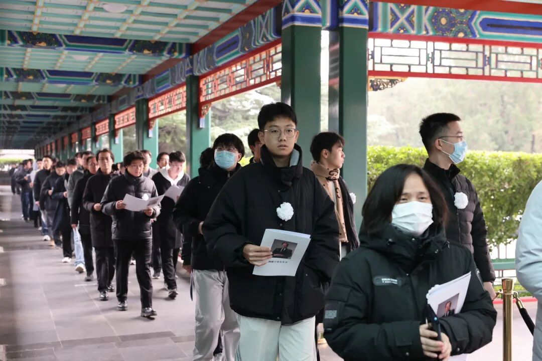 送别杨振宁先生