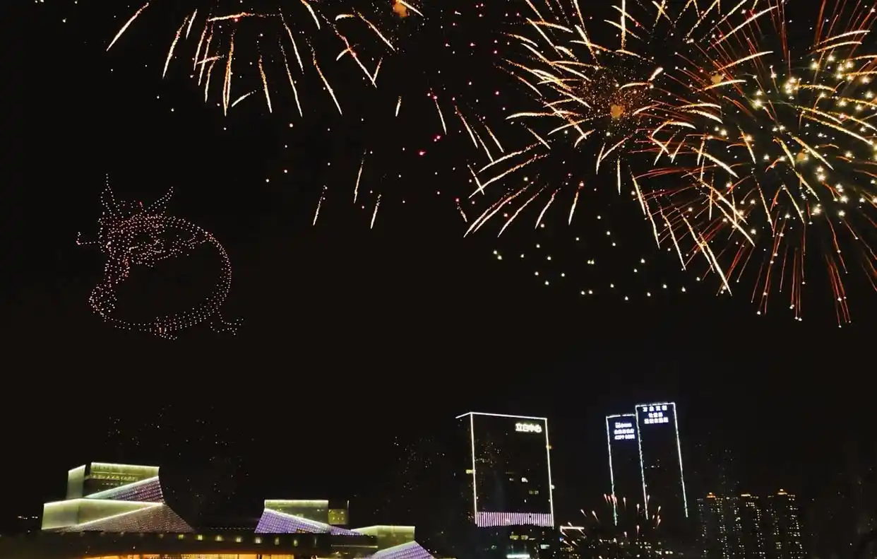 超13万发烟花闪耀羊城！阔别12载，广州春节烟花汇演回归