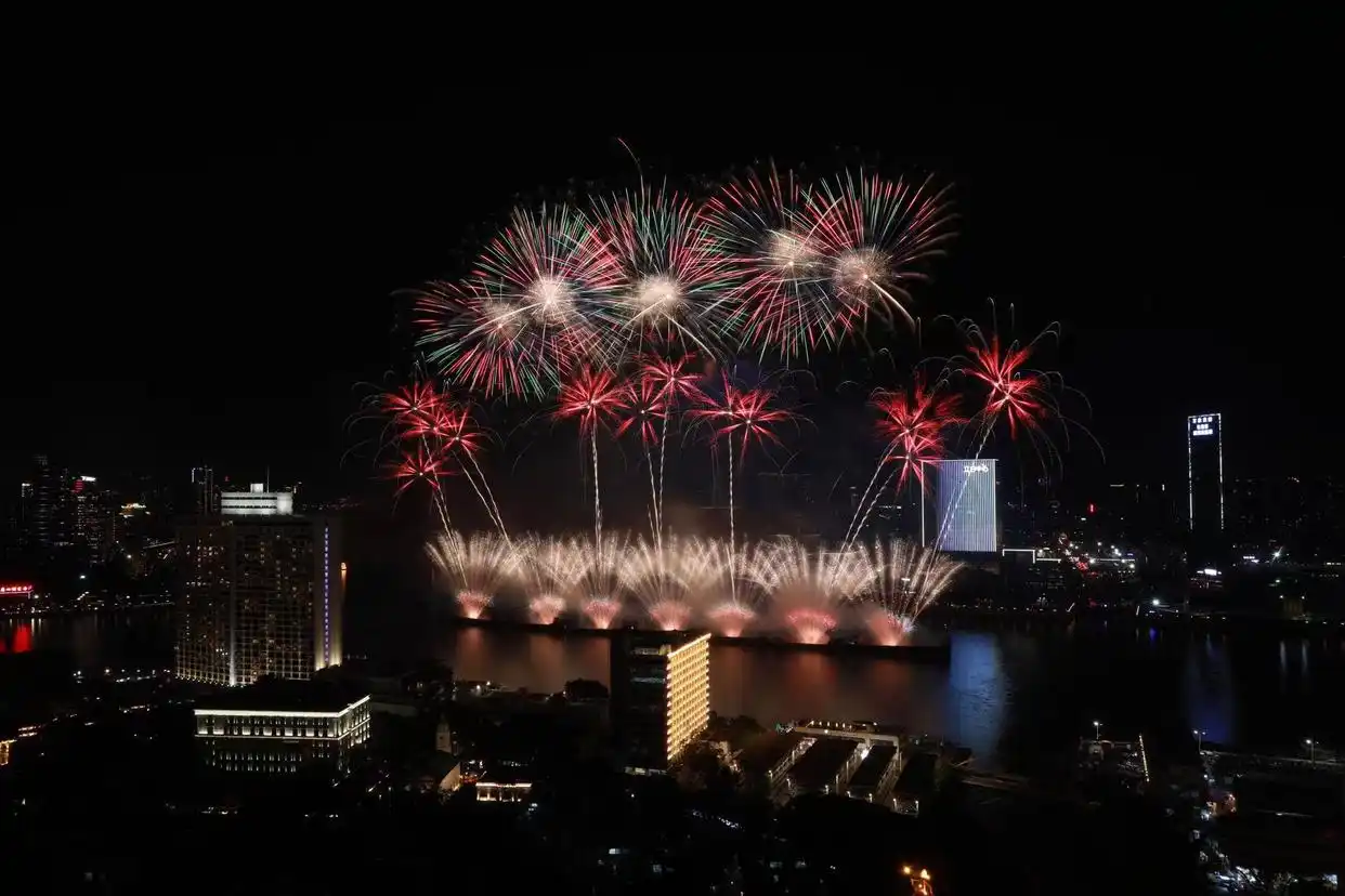 超13万发烟花闪耀羊城！阔别12载，广州春节烟花汇演回归