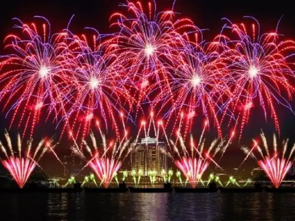 注意！烟花秀当天广州多条路段有交通管制！