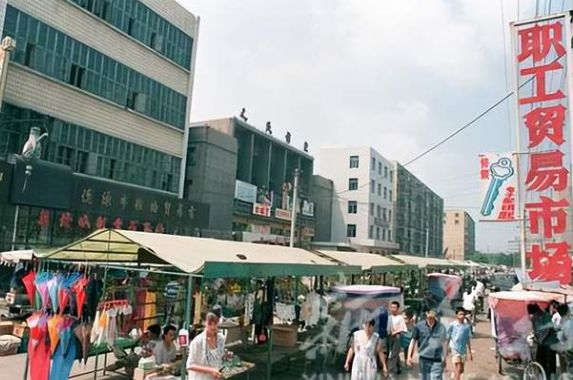 他是建国以来潜逃级别最高的贪官:至今还未落网,逃跑方式成了谜