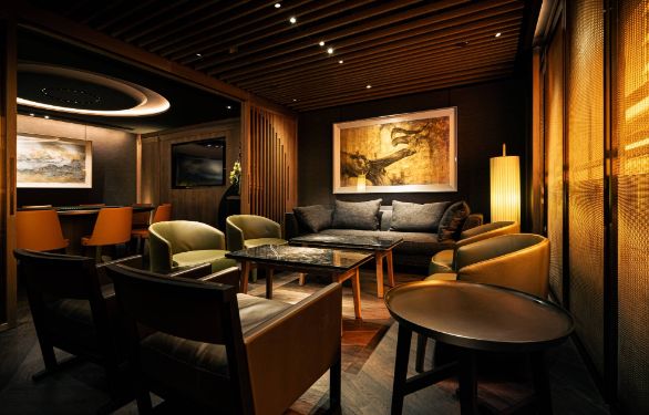 他是建国以来潜逃级别最高的贪官:至今还未落网,逃跑方式成了谜