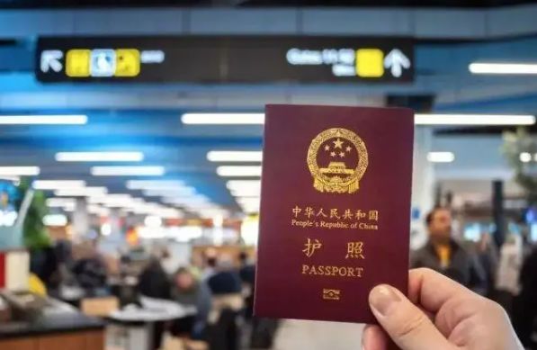 他是建国以来潜逃级别最高的贪官:至今还未落网,逃跑方式成了谜