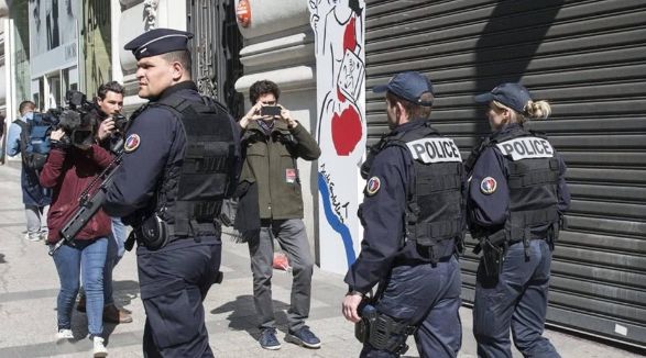 他是建国以来潜逃级别最高的贪官:至今还未落网,逃跑方式成了谜