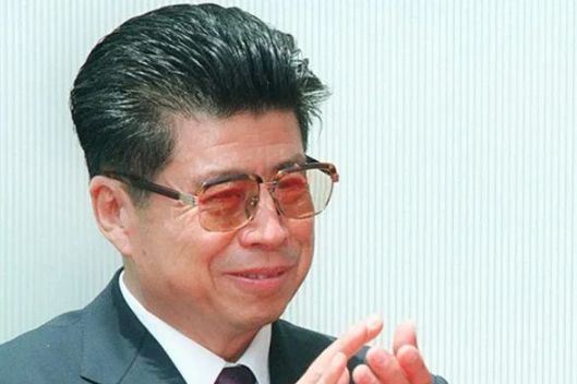 他是建国以来潜逃级别最高的贪官:至今还未落网,逃跑方式成了谜