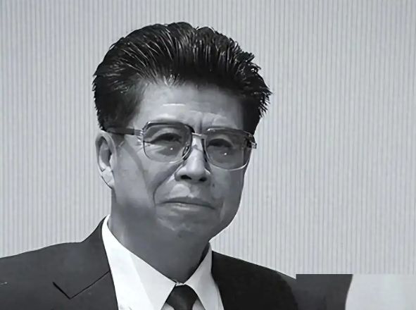 他是建国以来潜逃级别最高的贪官:至今还未落网,逃跑方式成了谜