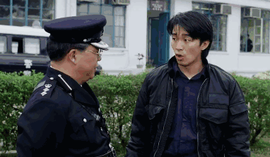 《新逃学威龙》遭翻拍!周星驰三大黄金配角重逢,能超越星爷吗