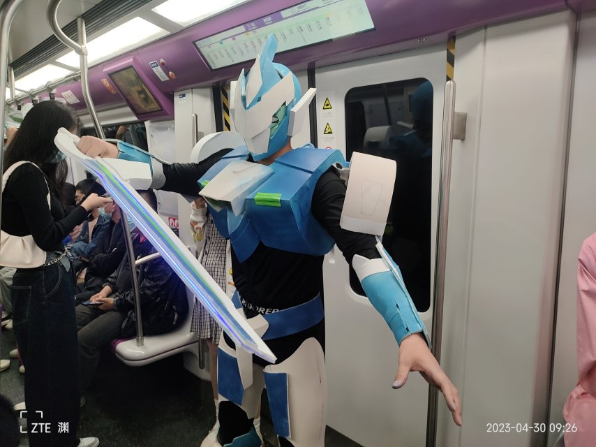 《机甲旋风》玩家投稿，历时一年自学自制cos服，只为热爱！