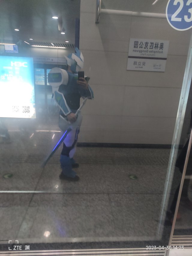 《机甲旋风》玩家投稿，历时一年自学自制cos服，只为热爱！