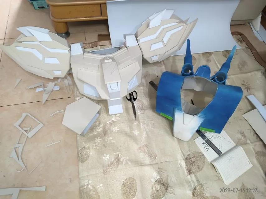 《机甲旋风》玩家投稿，历时一年自学自制cos服，只为热爱！