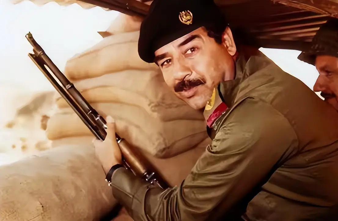 萨达姆受刑前一直摸胡子,大家以为他是害怕,唯独他女儿明白是暗号