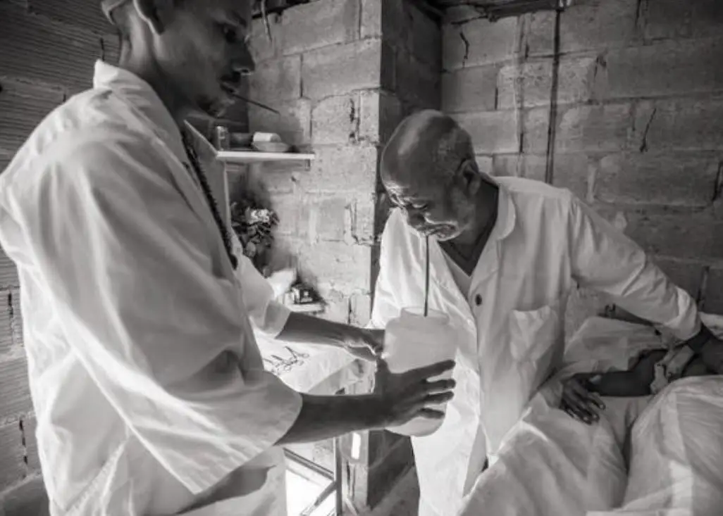 03年萨达姆御用巫师曾预言：美军将在一个小村中找到萨达姆的尸体