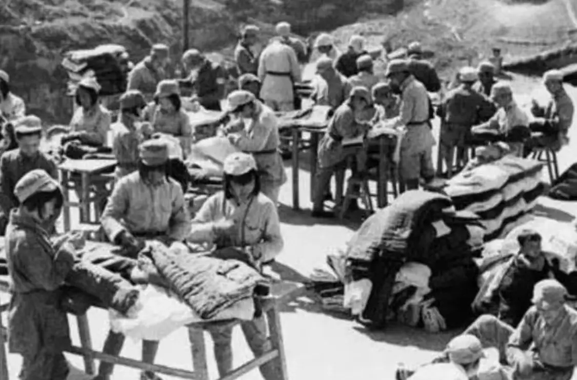 陈乔年牺牲后66年后女儿被找到，在墓碑前痛哭：爸，我来看您了