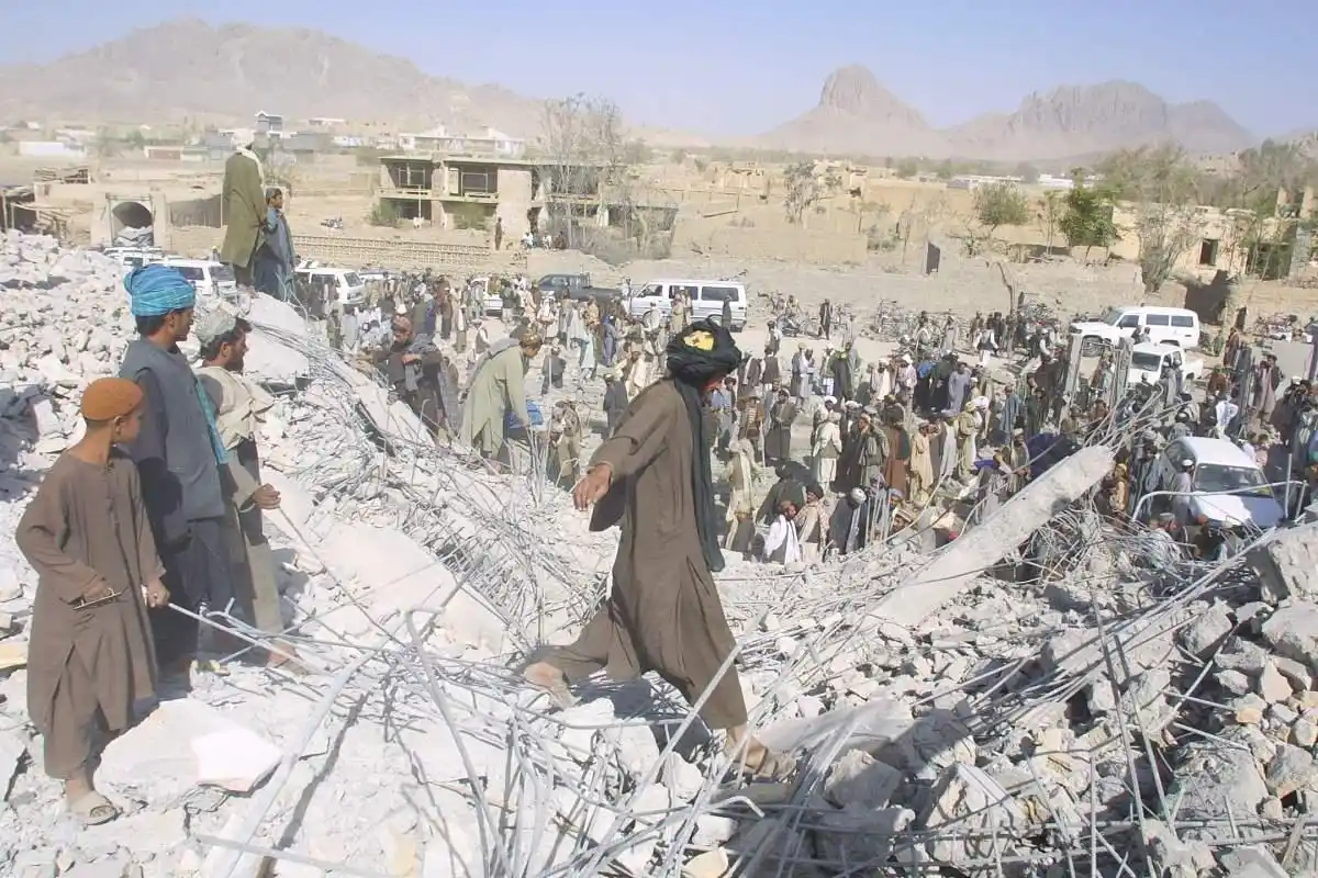 战地记者的抉择：镜头下的良知与特朗普的“边界恢复论”