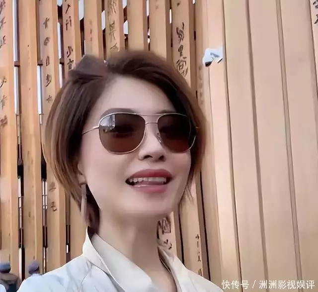 28岁辞职央视主持人,39岁全家移居日本,如今43岁的她后悔了吗