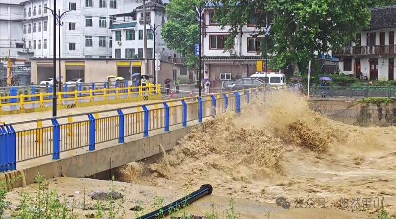贵州雷山县再遭强降雨 紧急转移群众2432人 预警疏散10000余人