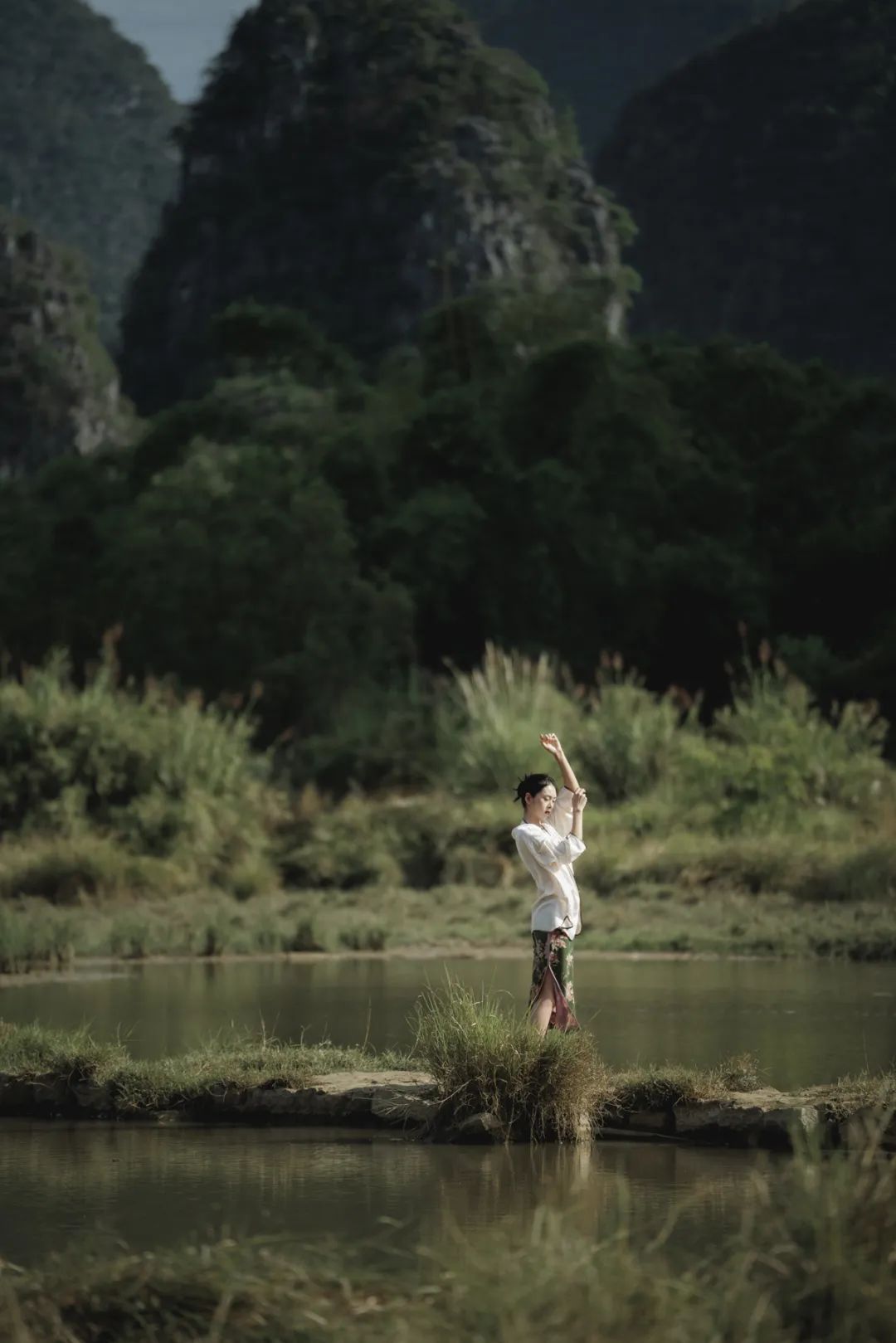 70-200mm F2.8 DG DN OS即将发售！风景入镜里，人在画中游