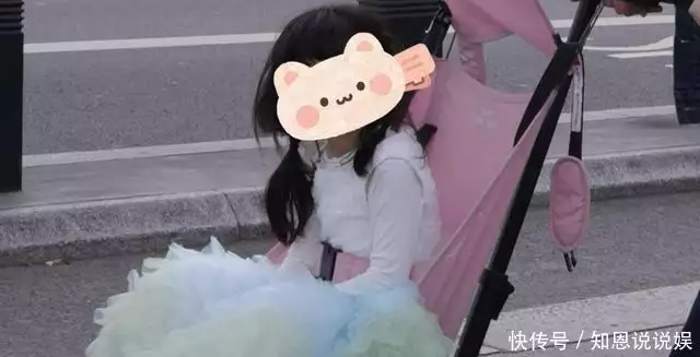 张若昀推娃车被偶遇,唐艺昕优雅辣妈形象,夫妻同心打破离婚传闻