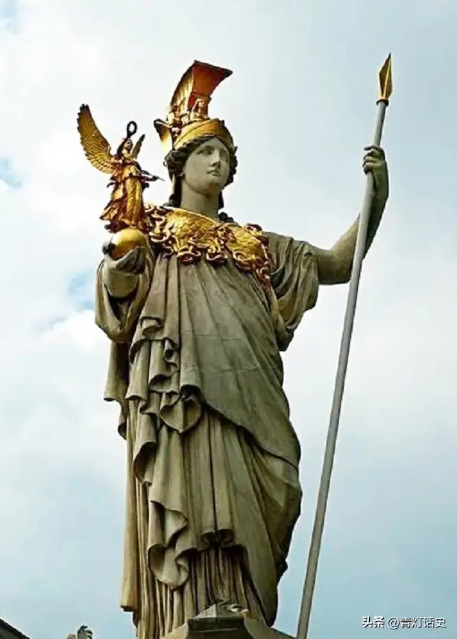 打了这么久的扑克牌,你知道牌上12个人是谁吗?他们为何会在牌上