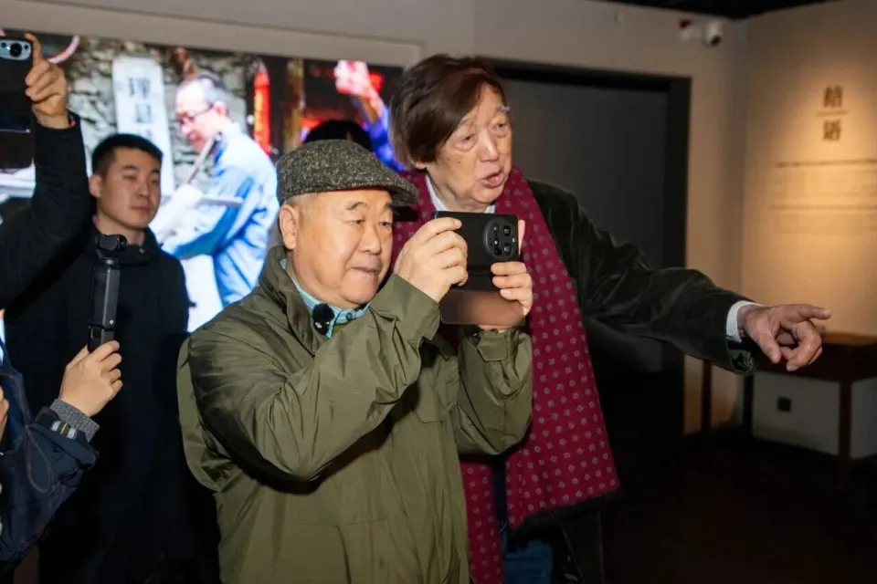 早读 | 10级大风+扬沙！5.2级地震！医院吊顶掉落！莫言来天津！海底捞报警！突发山火！知名女星道歉！两央企重组！