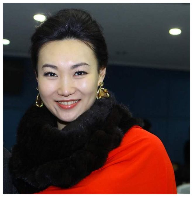 央视主播李梓萌：沈阳走出的央视著名主持人，男友在雾中迷路了