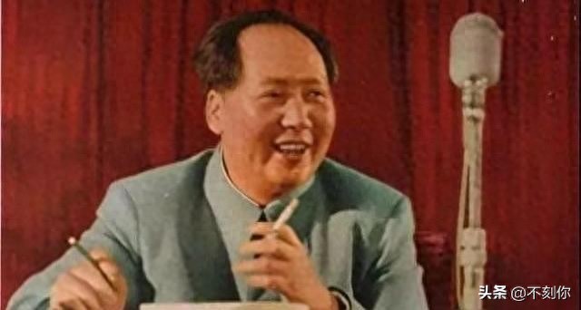 人民日报整版揭秘毛泽东文章写法，跟现在文风差距有多大？