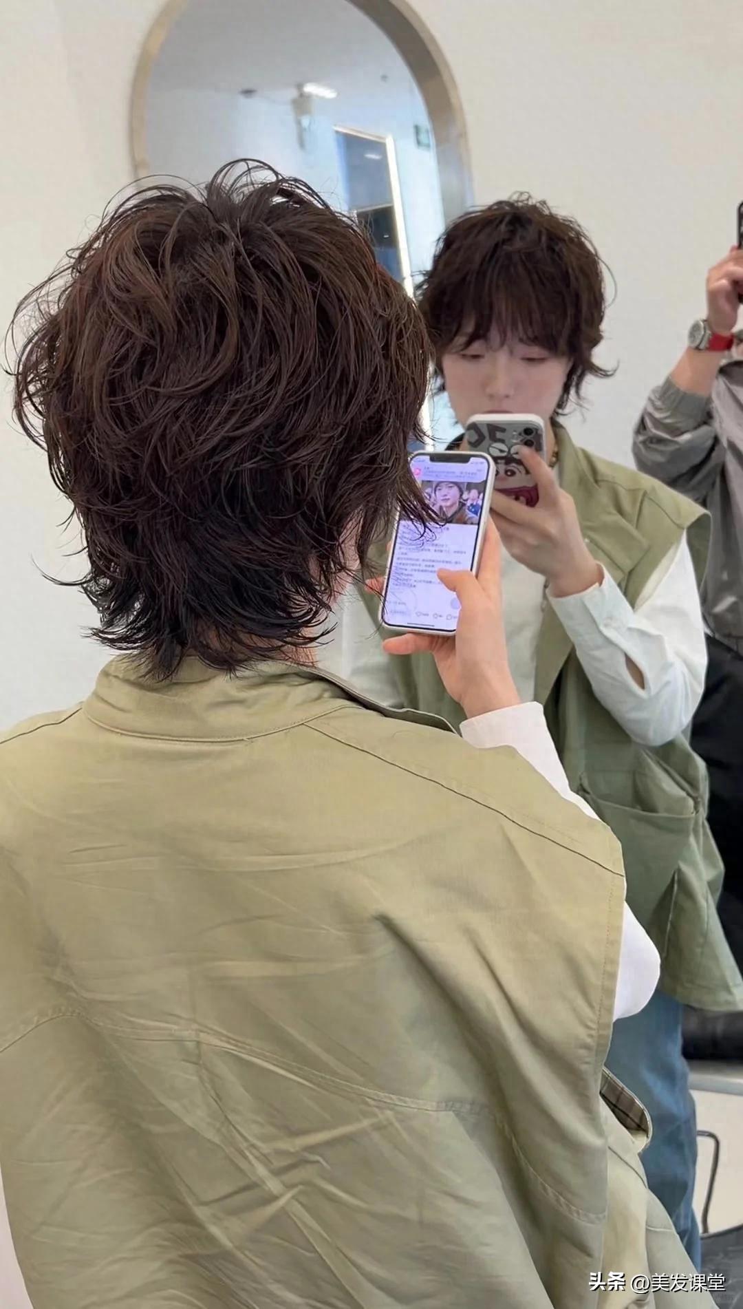 2025短发掀起了“翘头烫发”的潮流，可盐可甜，非常减龄显年轻