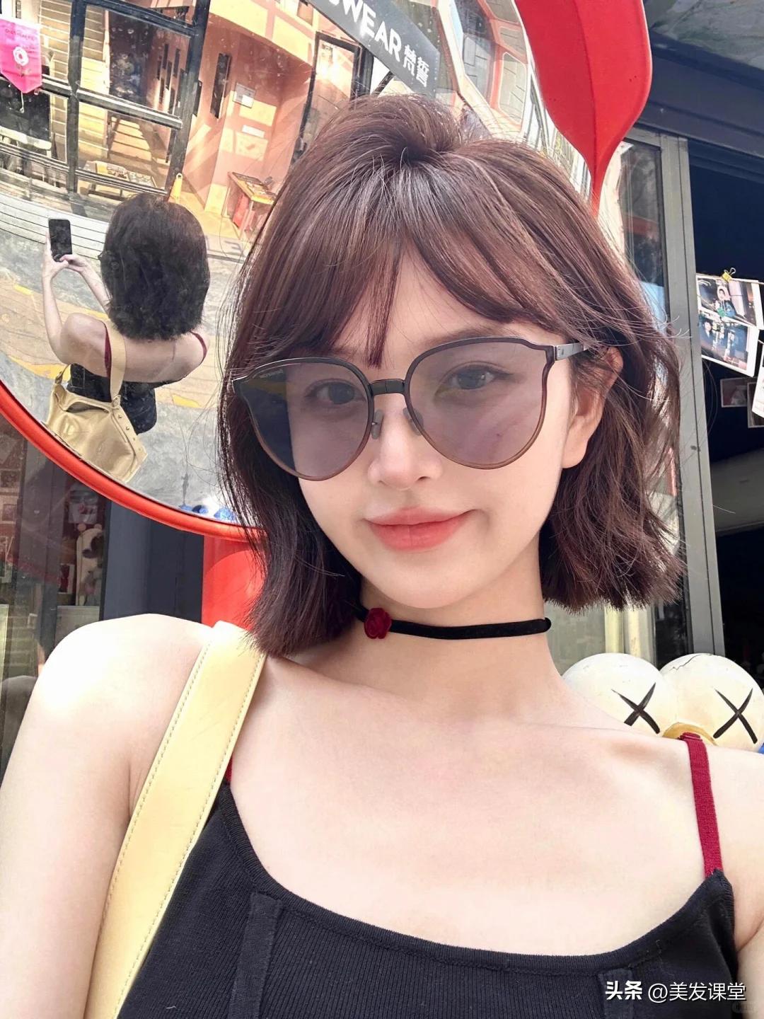 2025短发掀起了“翘头烫发”的潮流，可盐可甜，非常减龄显年轻