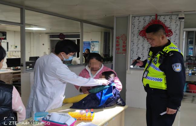 寒夜紧急救援,警车开道护平安