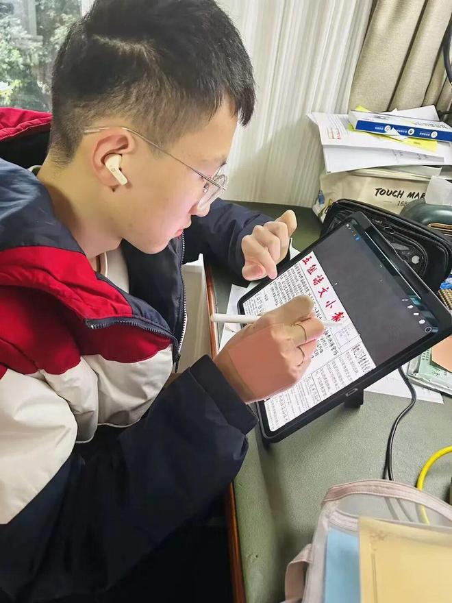 笔锋跃动，镜采青春！银初八年级语文组带你“玩转”新闻实践！