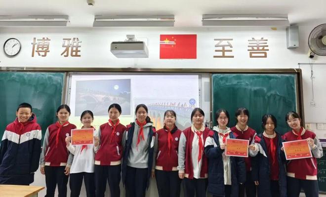 笔锋跃动，镜采青春！银初八年级语文组带你“玩转”新闻实践！