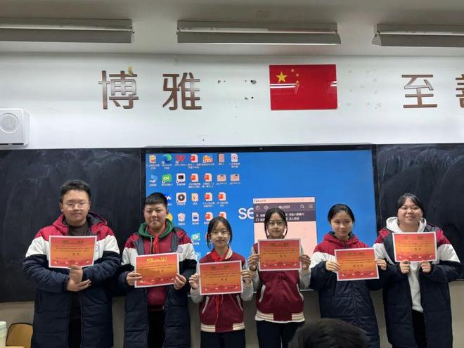 笔锋跃动，镜采青春！银初八年级语文组带你“玩转”新闻实践！