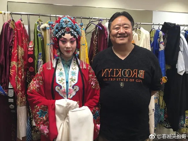 被称为“春晚最牛观众”的笑脸哥，真实身份曝光，经历让人心酸