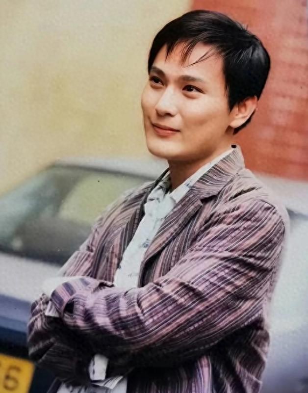 捐款30年，58岁不婚不育，张信哲落到如今这个“待遇”并不意外