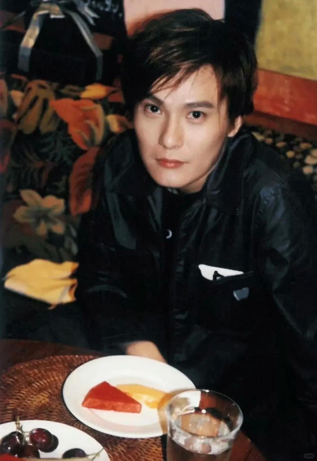 捐款30年,58岁不婚不育,张信哲落到如今这个“待遇”并不意外