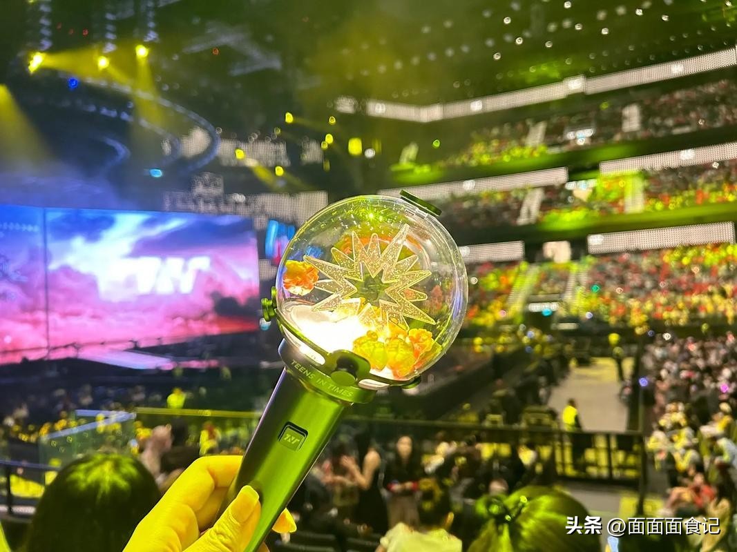 张信哲演唱会猥亵后续，知情人曝光现场视频，这一幕太令人恶心