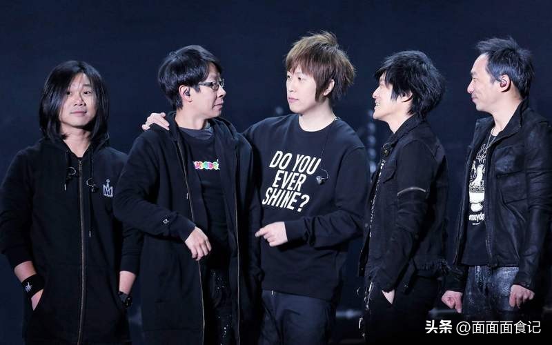 张信哲演唱会猥亵后续，知情人曝光现场视频，这一幕太令人恶心