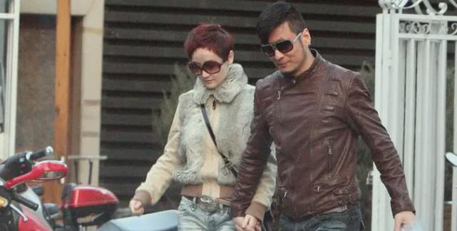 96年，孙兴爱上了林美贞，分手了怀有身孕的发妻，又迷上了骆莉娜